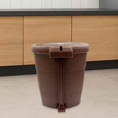 Mini Plastic Pedal Dustbin for Kitchen, Office & Car Use (1 PC)
